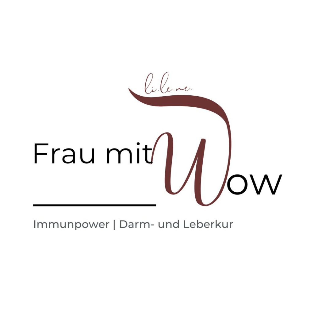 Frau mit WOW - die Darm- und Leberkur, die mehr als nur Detox ist.