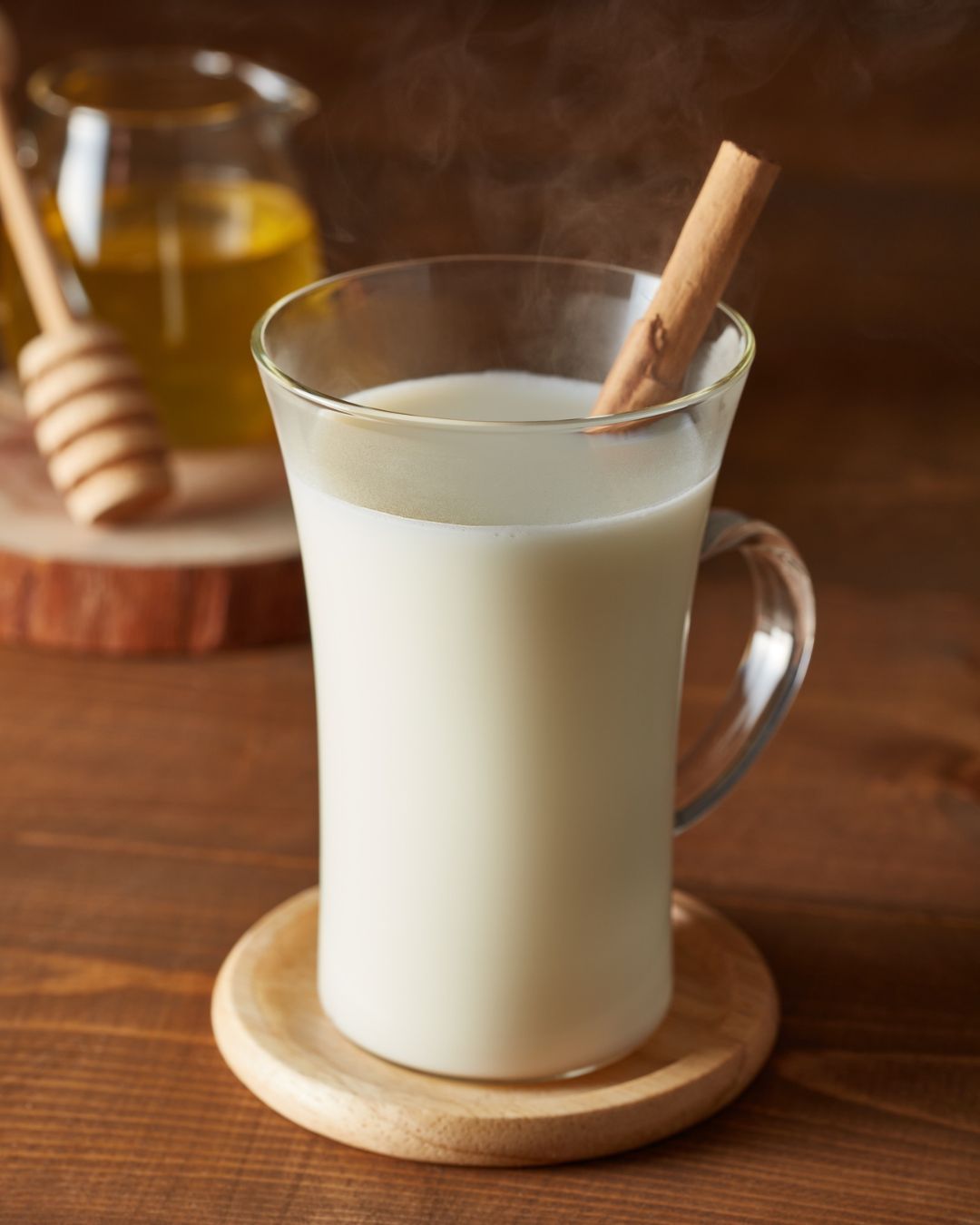 Moon Milk - Ashwagandha Latte: Rezept für den klassischen ayurvedischen Schlummertrunk